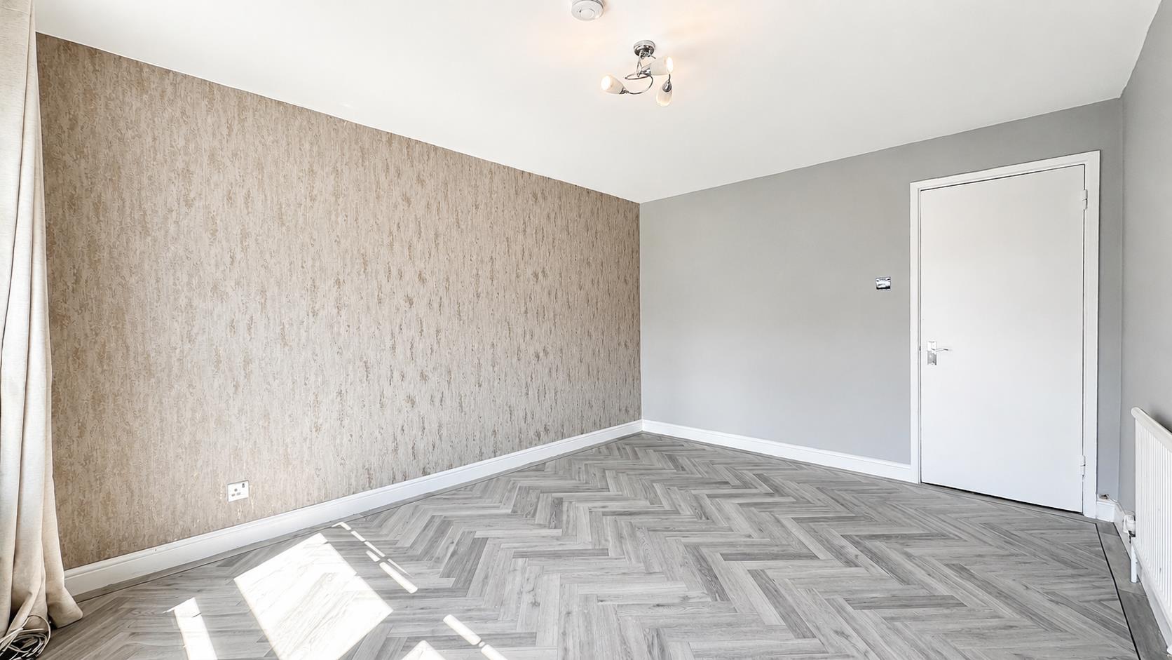 Flat Parnell Road in Greater London