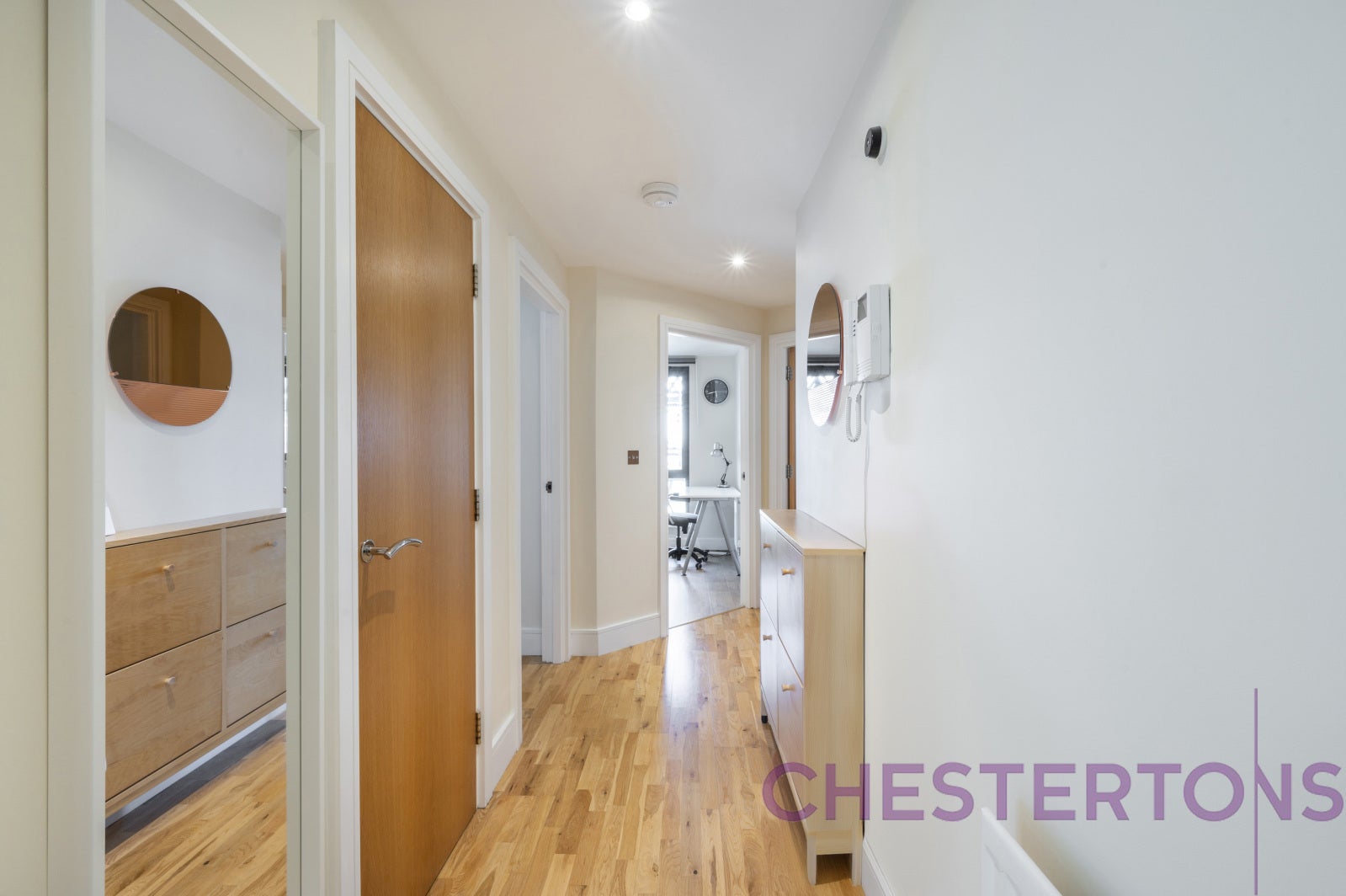 Flat Chrisp Street in Greater London