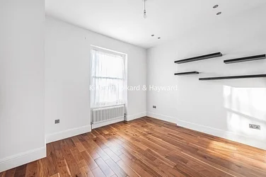 Flat Lancaster Stables in Greater London