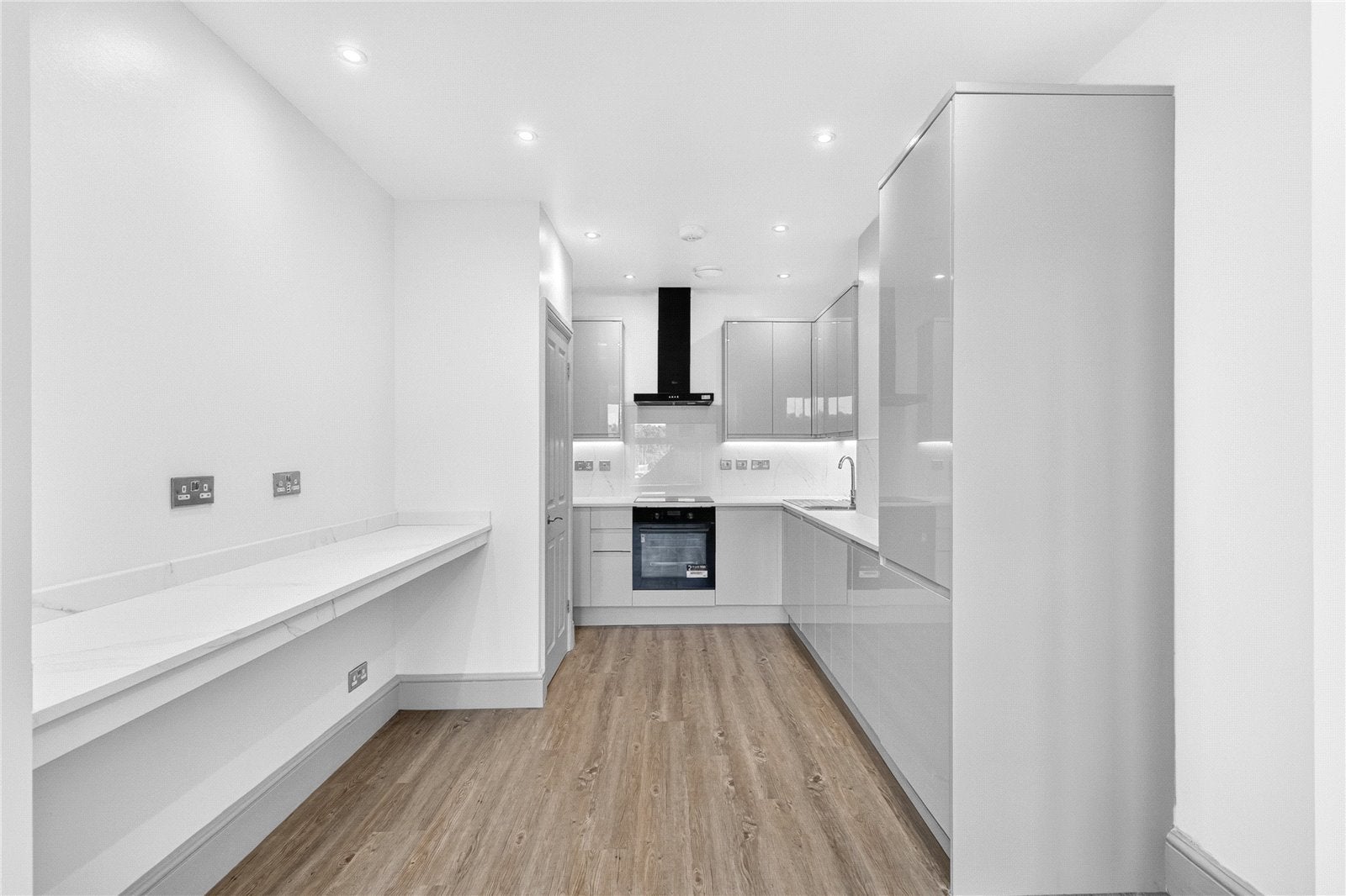 Flat London Road in Ascot