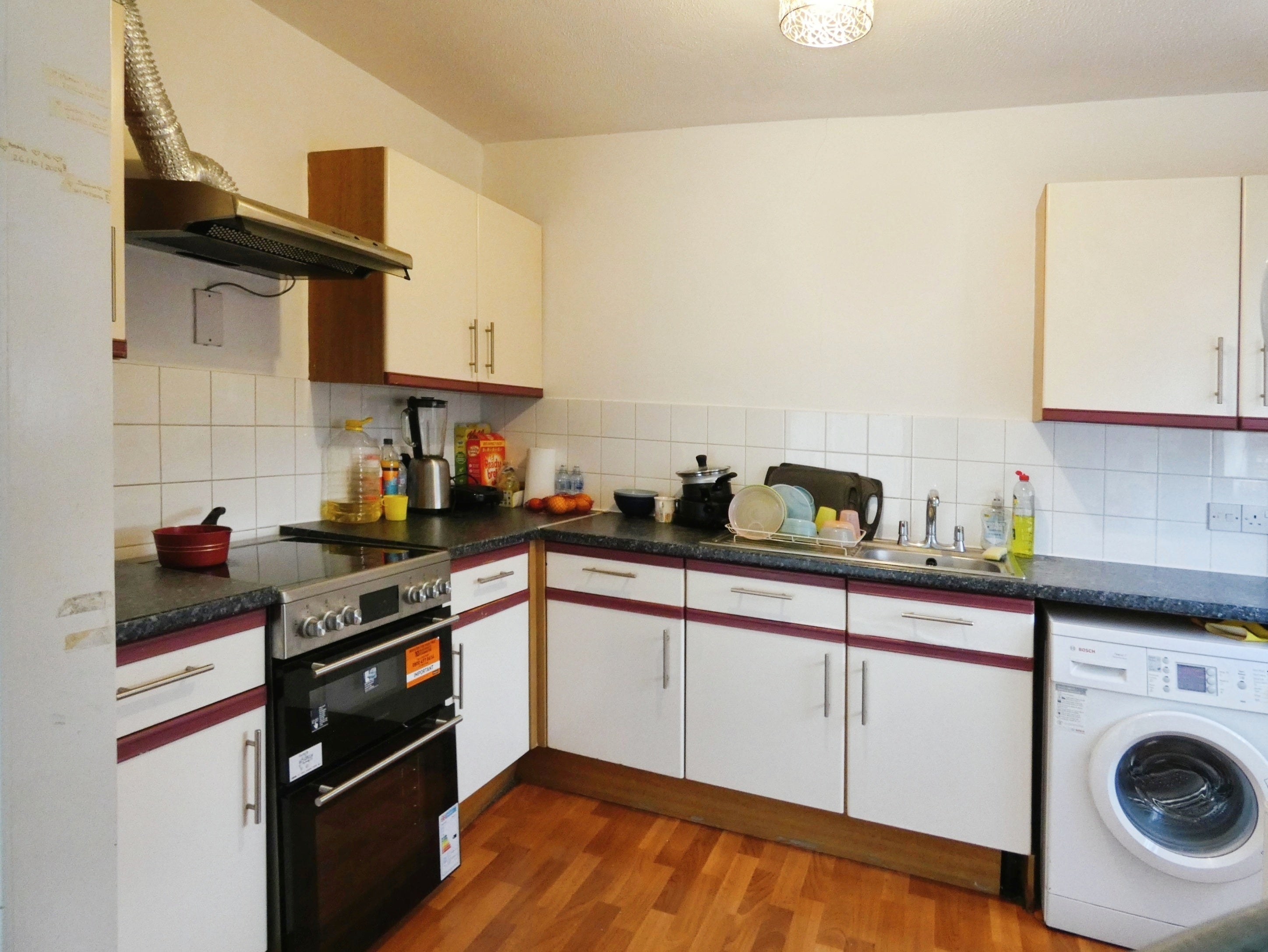 Flat Woodcote Road in Greater London