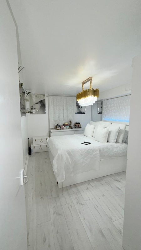 Room Gunton Road in Greater London