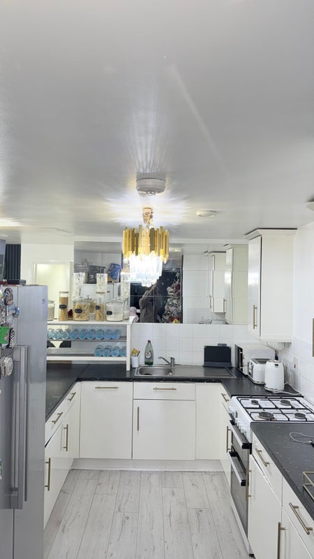 Room Gunton Road in Greater London