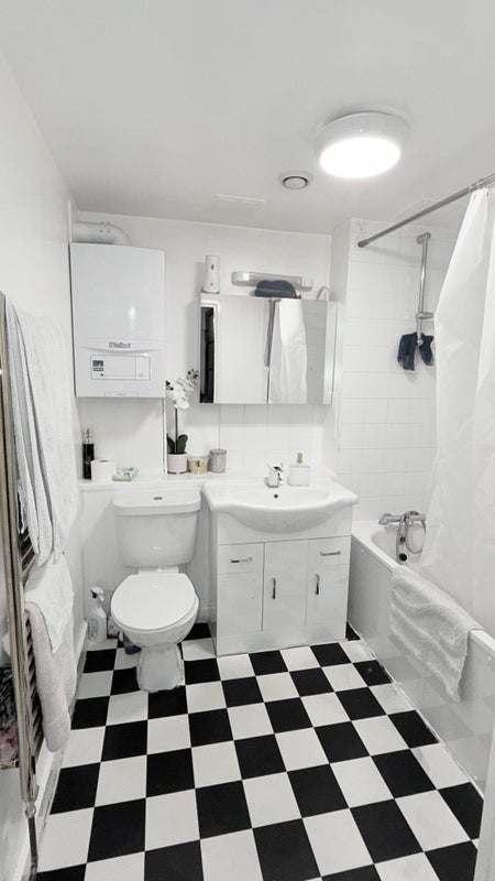 Room Gunton Road in Greater London