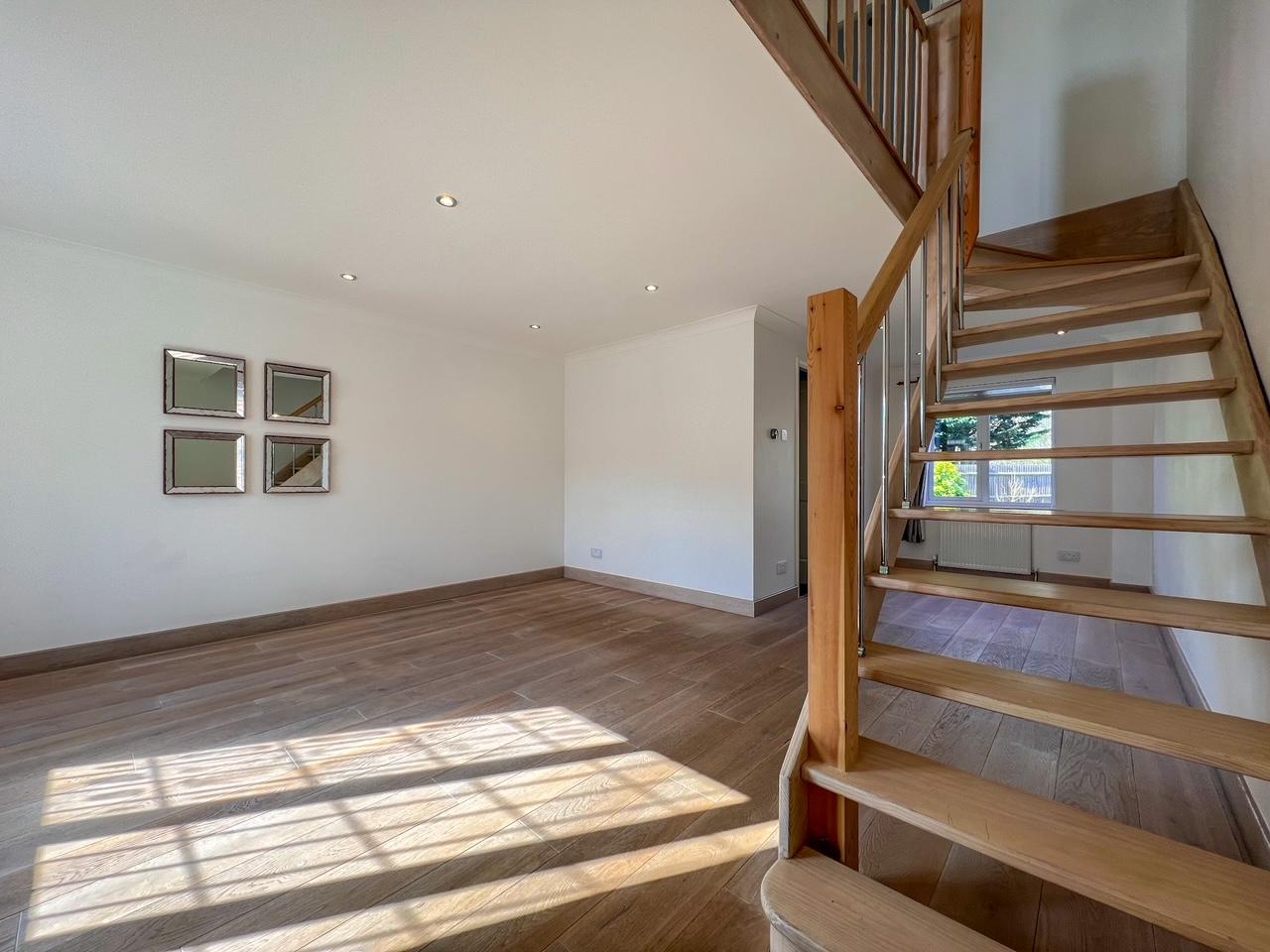 House Kings Chase in Walton on Thames