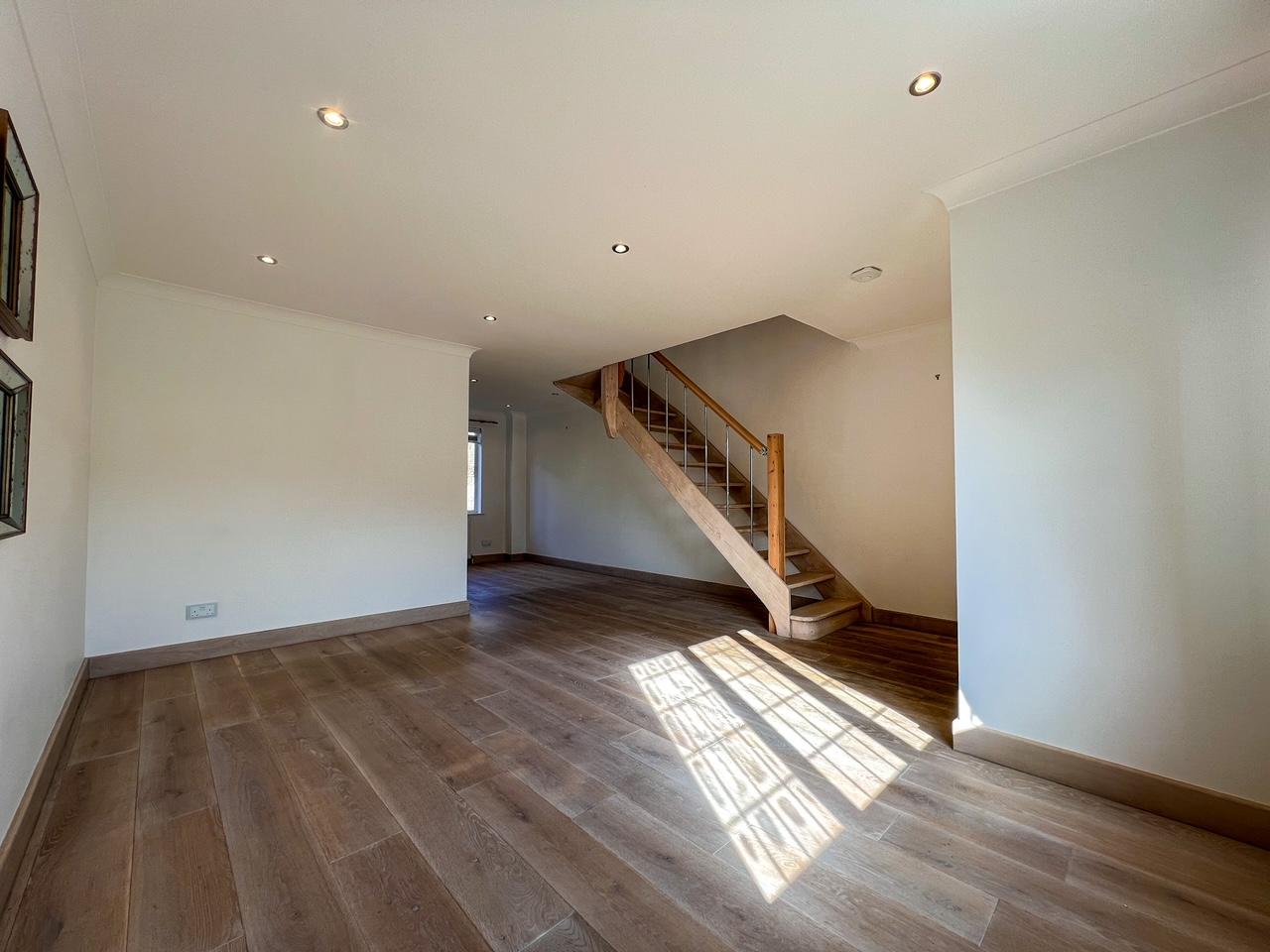 House Kings Chase in Walton on Thames