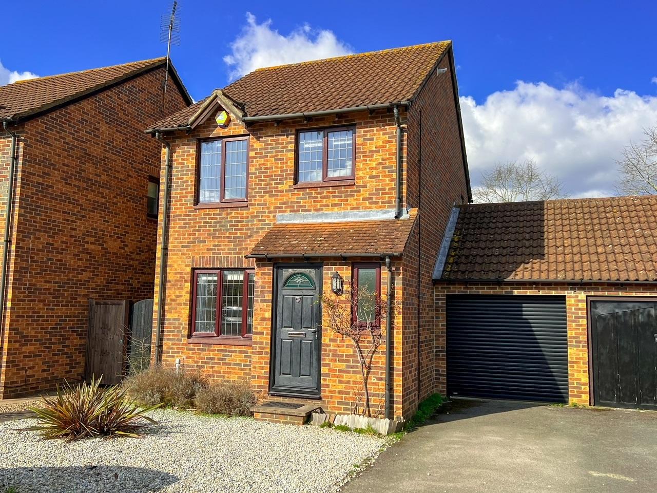 House Kings Chase in Walton on Thames