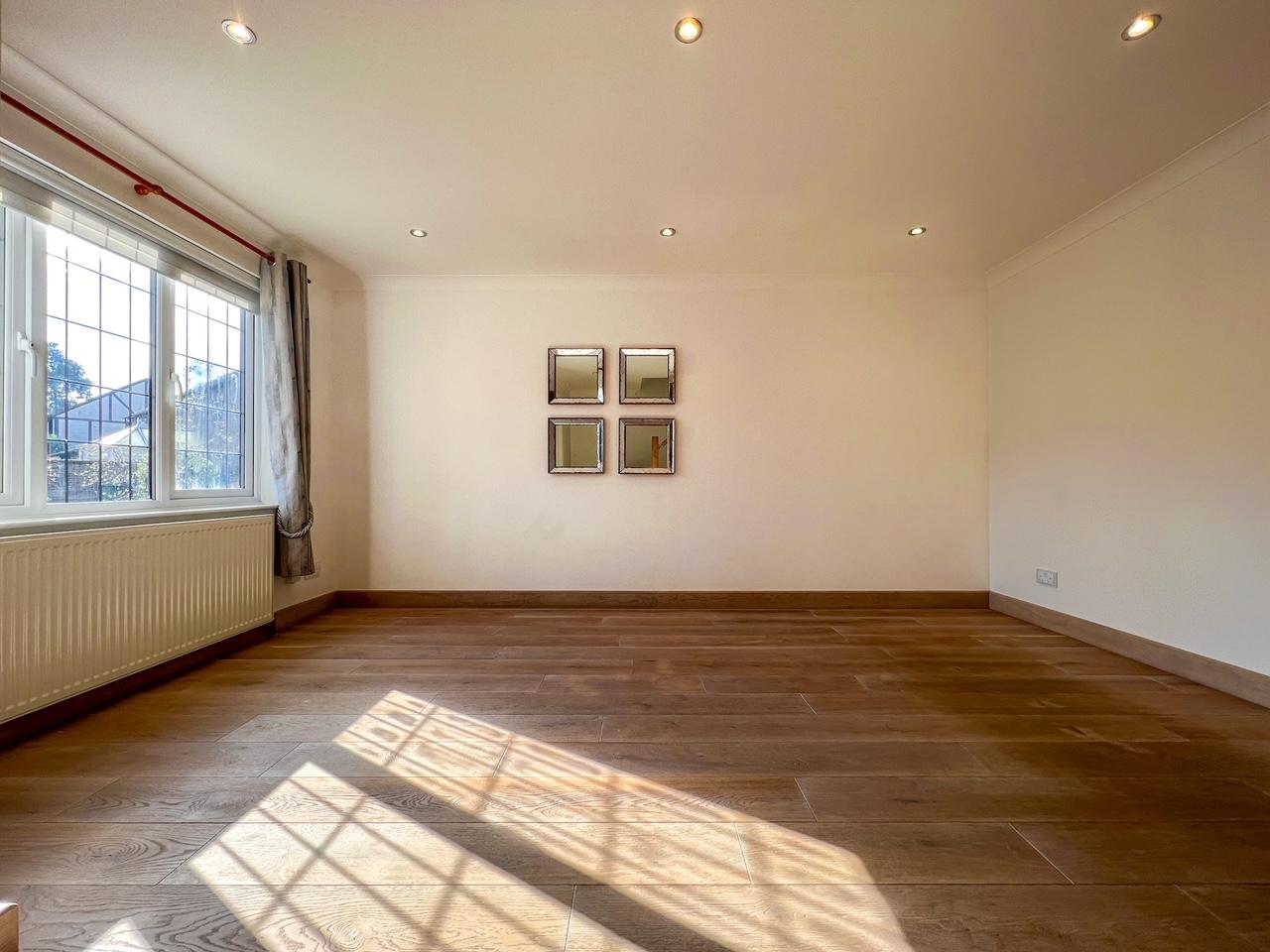 House Kings Chase in Walton on Thames