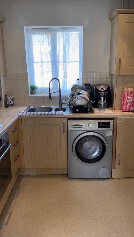 Room Pettacre Close in Greater London