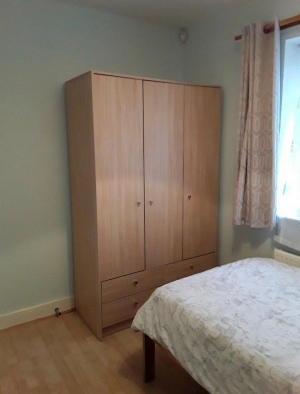 Room Pettacre Close in Greater London
