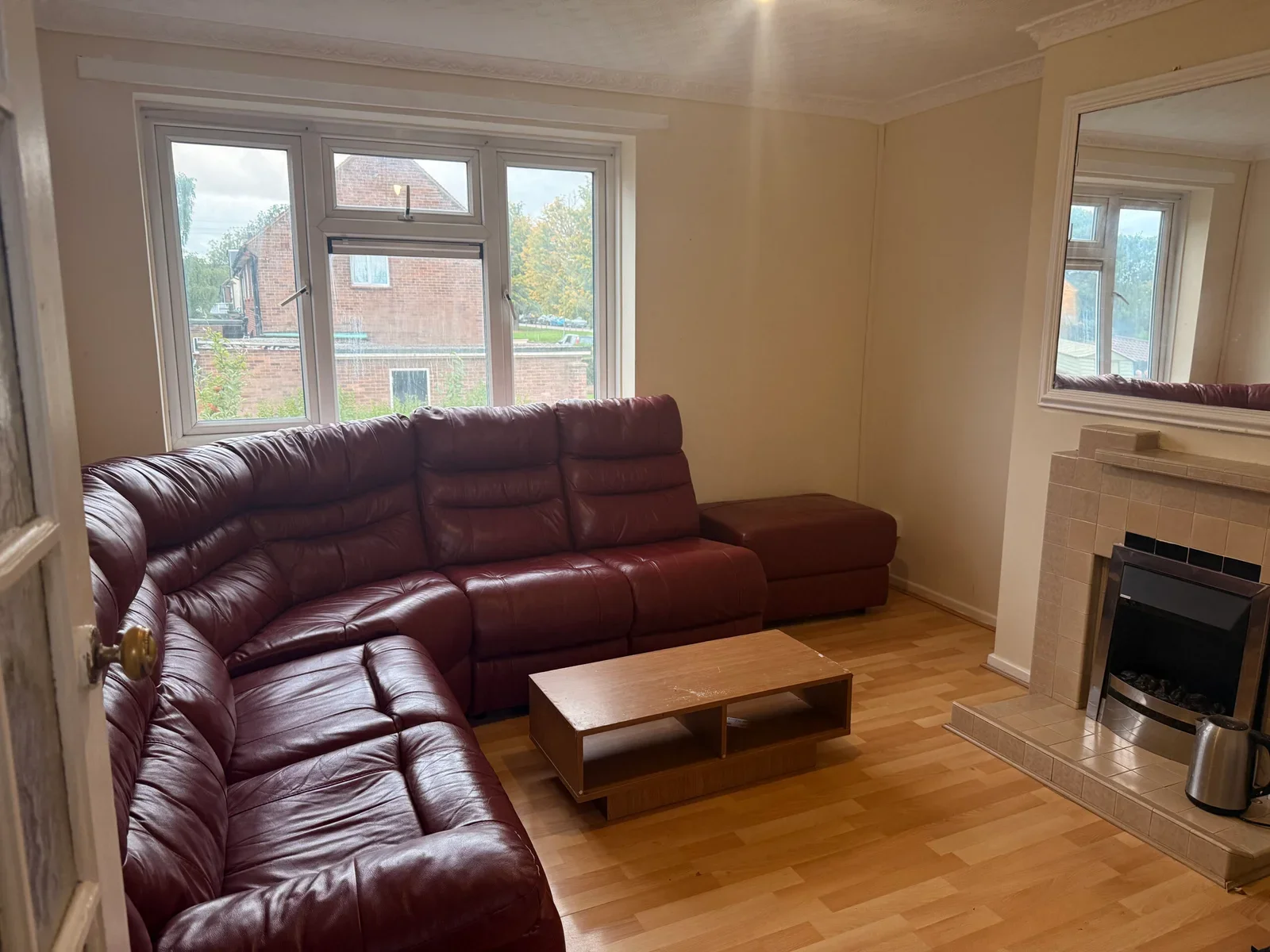 Flat Whipperley Way in Luton