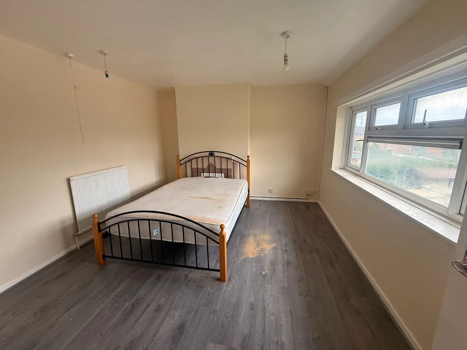 Flat Whipperley Way in Luton