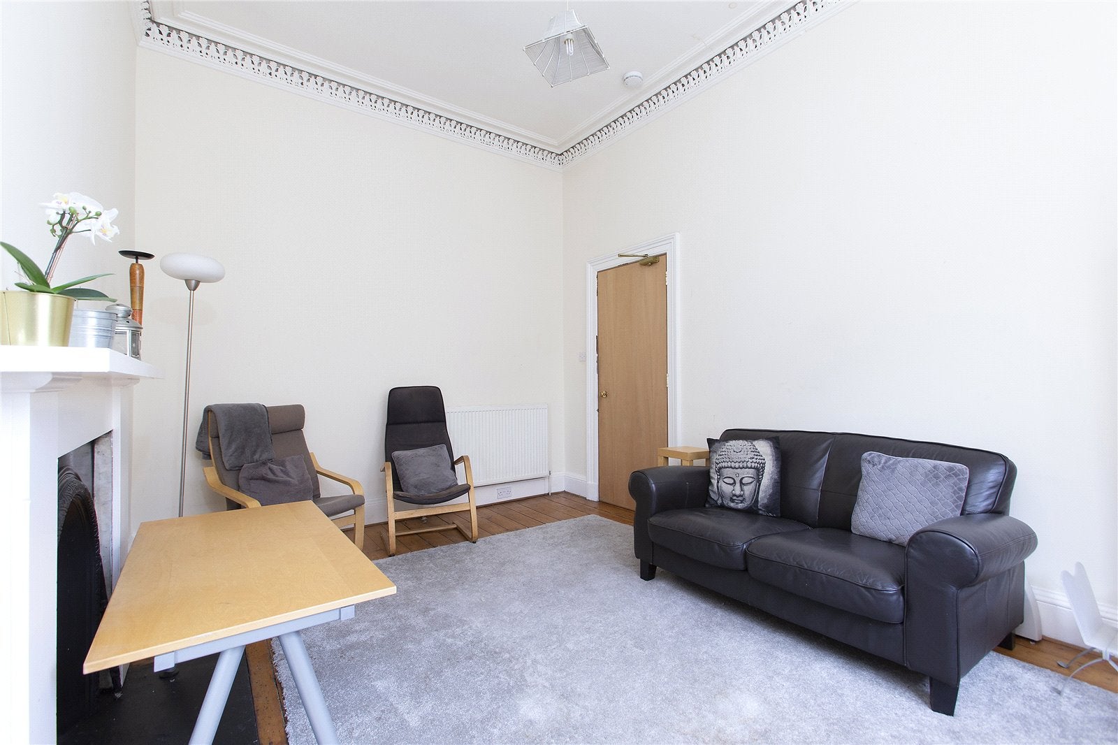 Flat Teviot Place in City of Edinburgh