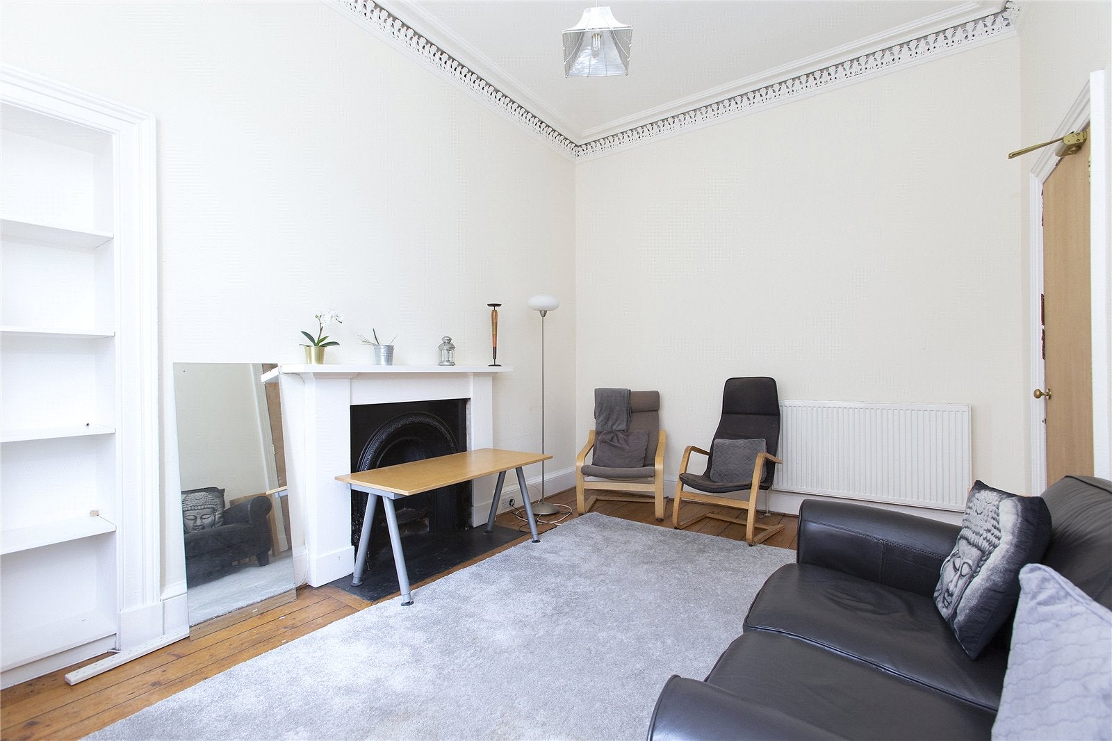 Flat Teviot Place in City of Edinburgh