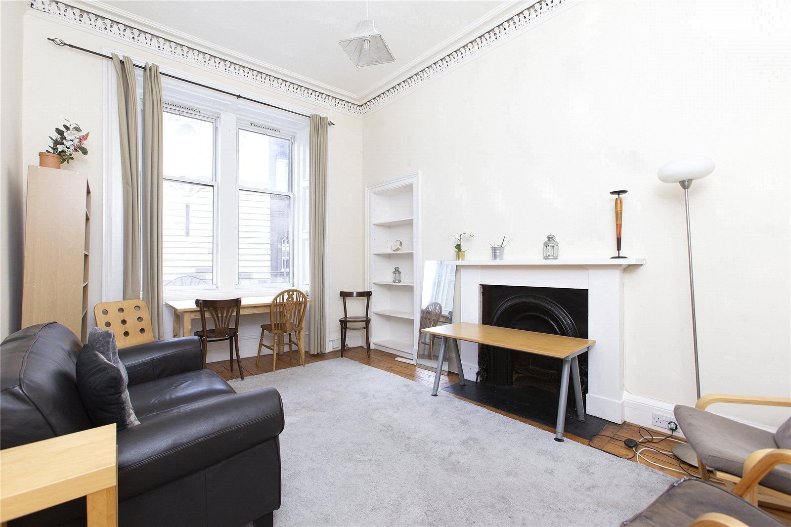 Flat Teviot Place in City of Edinburgh