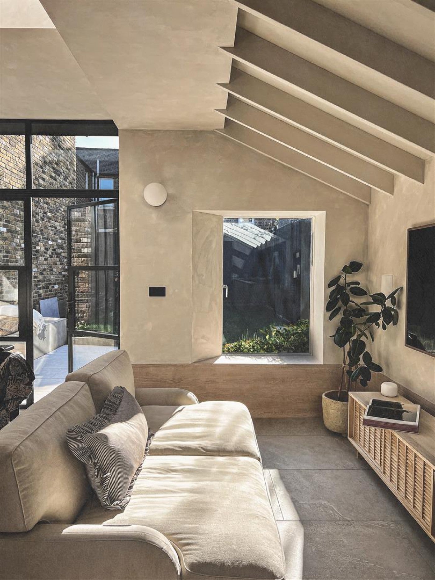 House Zenoria Street in Greater London