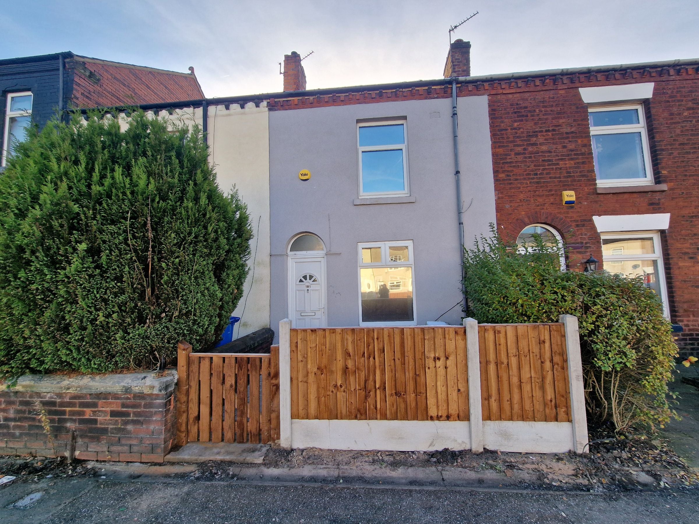 House Manchester Road East in Salford