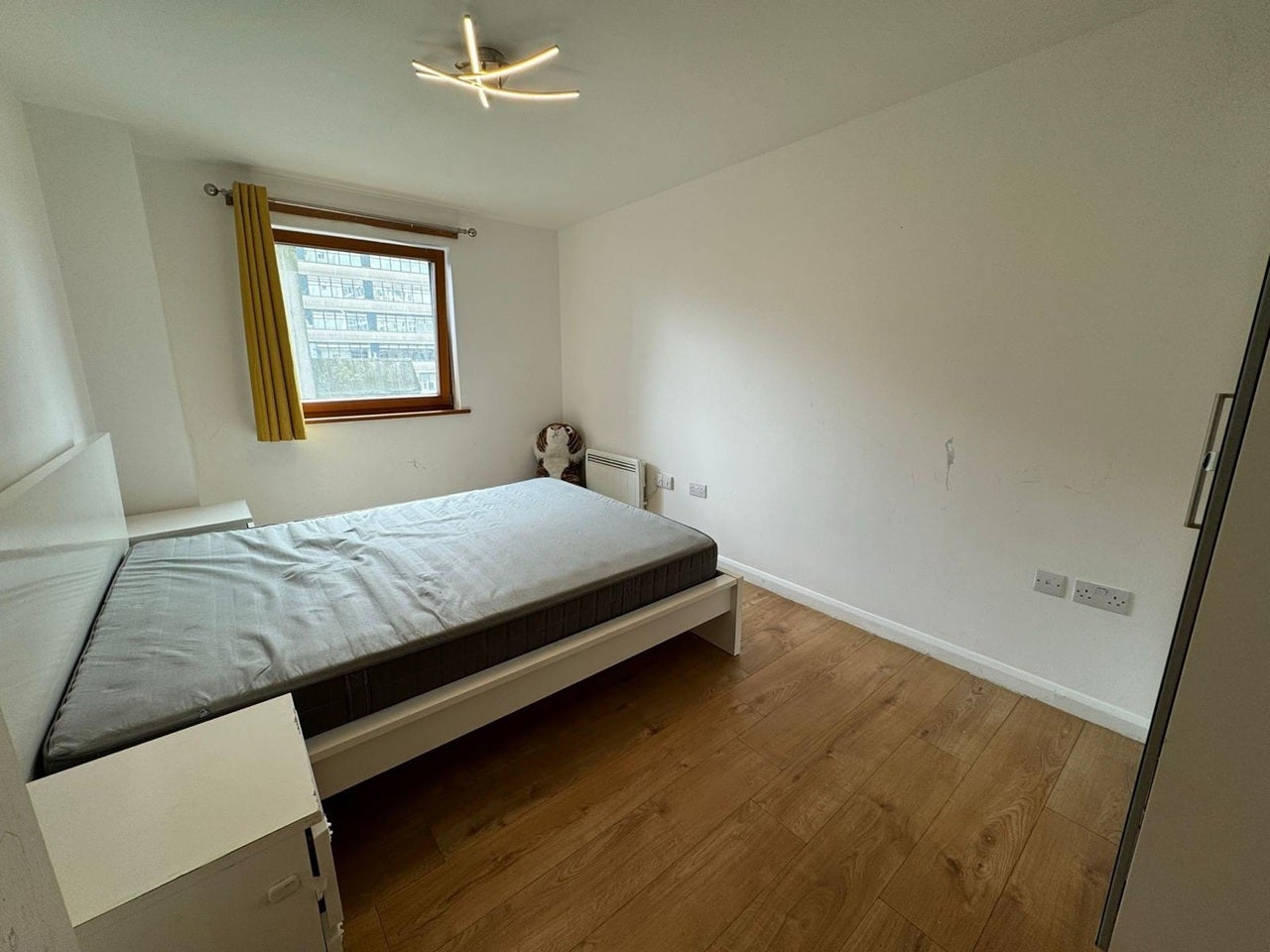 Flat Prior Road in Greater London