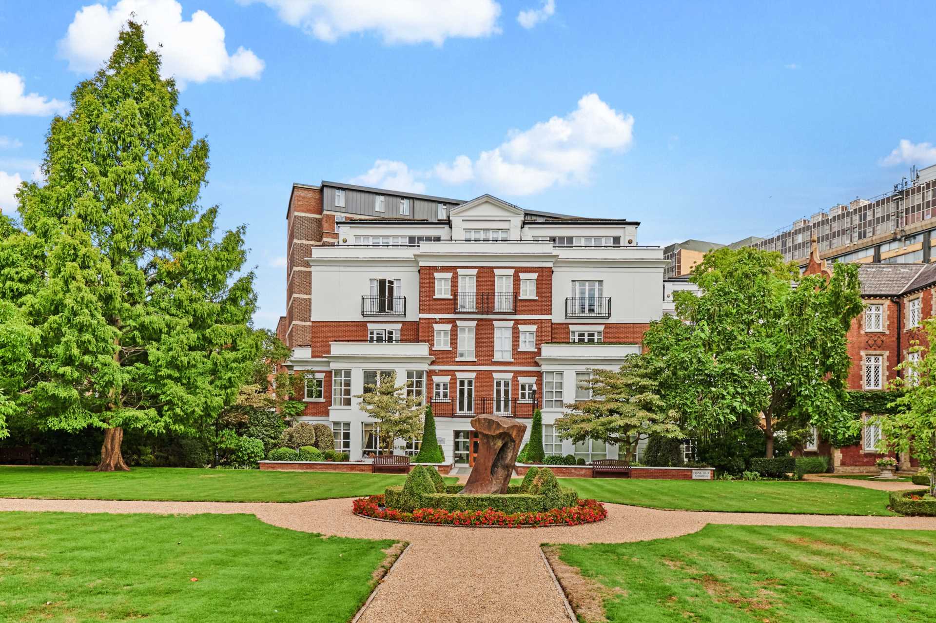 Flat St Margarets Lane in Greater London