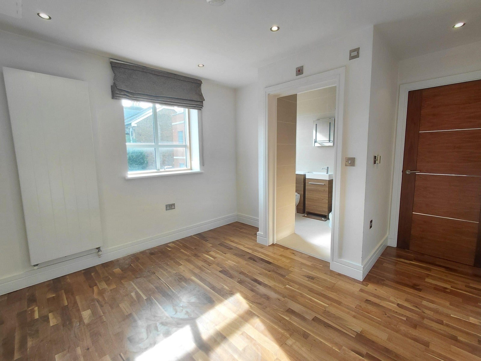 Flat Sapphire Road in London
