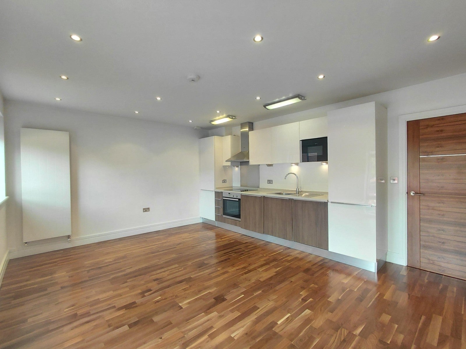 Flat Sapphire Road in London