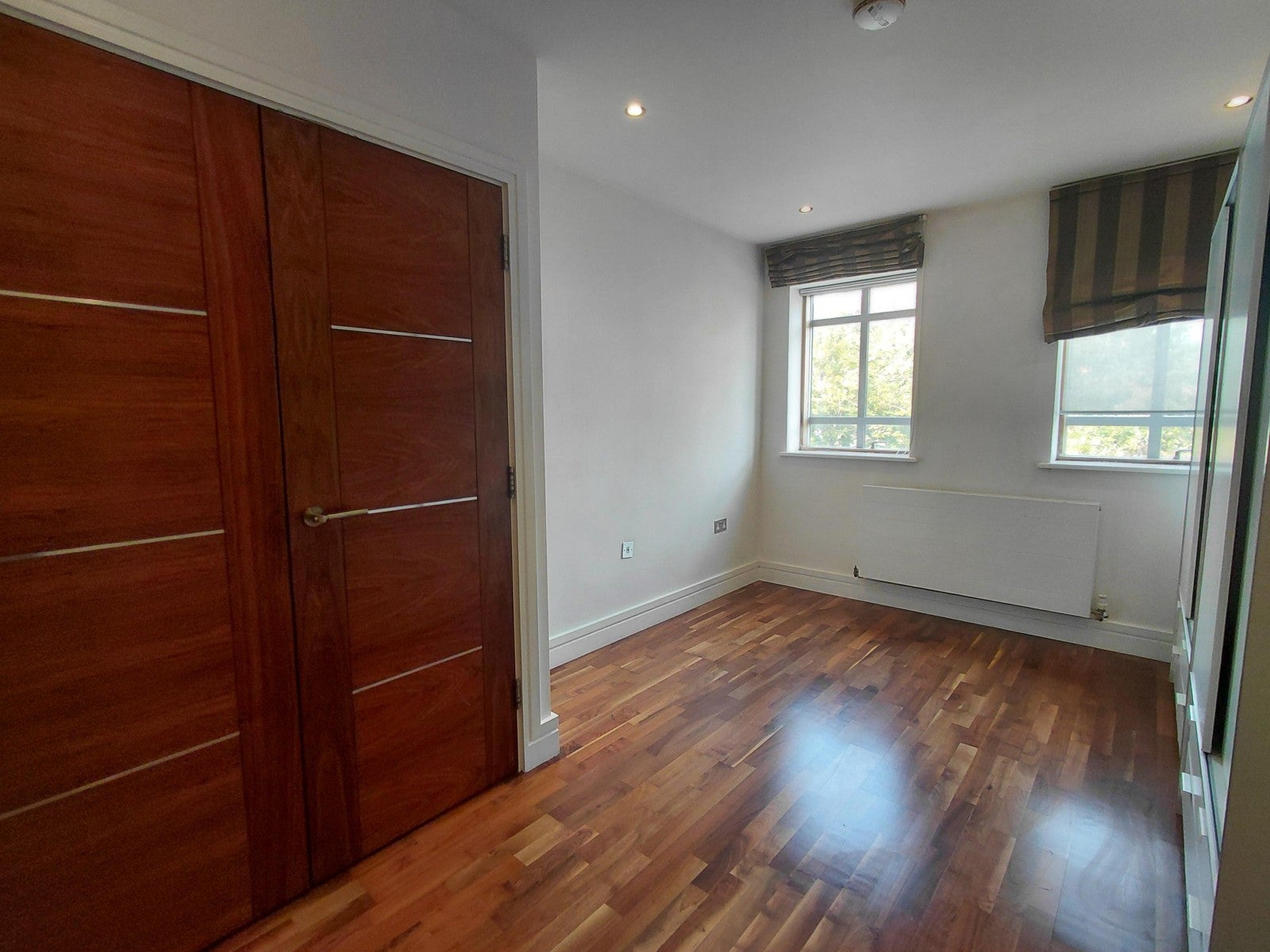 Flat Sapphire Road in London
