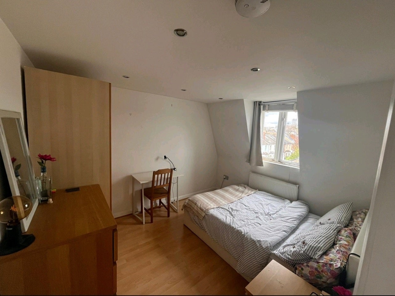 Flat Halford Road in Greater London