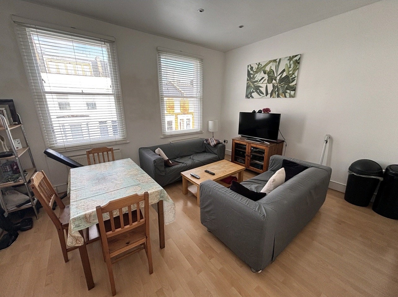 Flat Halford Road in Greater London