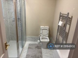 Room Lannock Road in Greater London