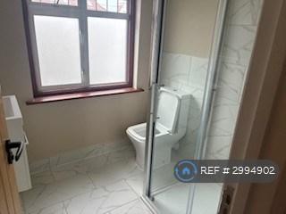 Room Lannock Road in Greater London