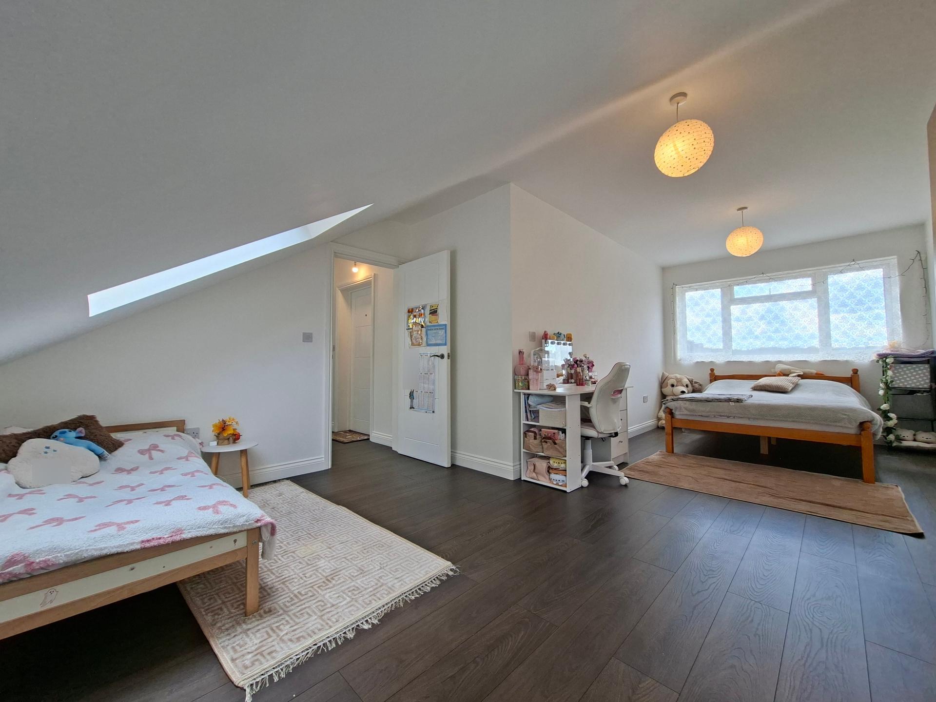 Flat Lilac Mews in Greater London