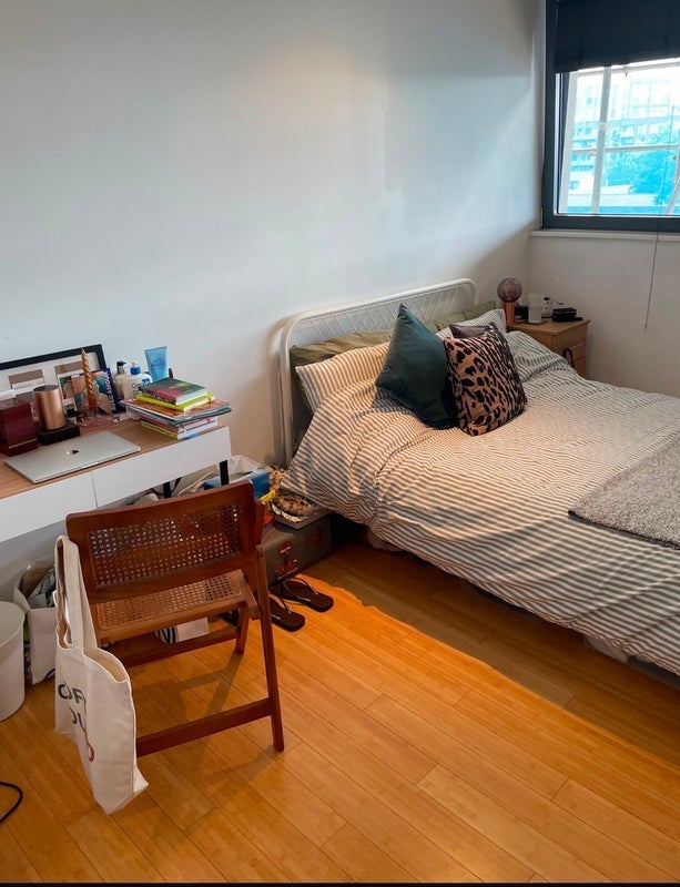Room Acton Mews in Greater London
