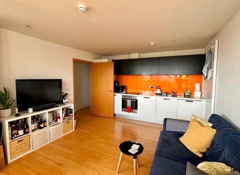 Room Acton Mews in Greater London