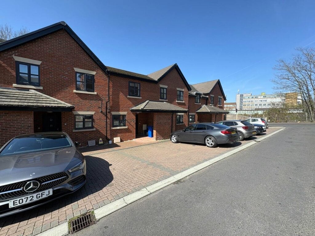 House Redan Road in Rushmoor