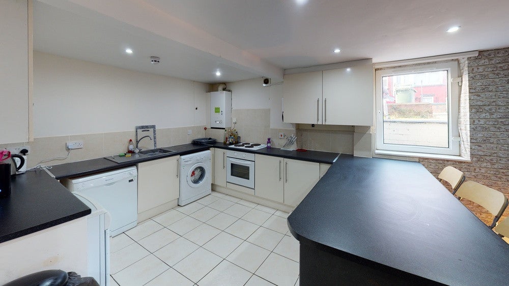 Flat Beechwood Mount in Leeds