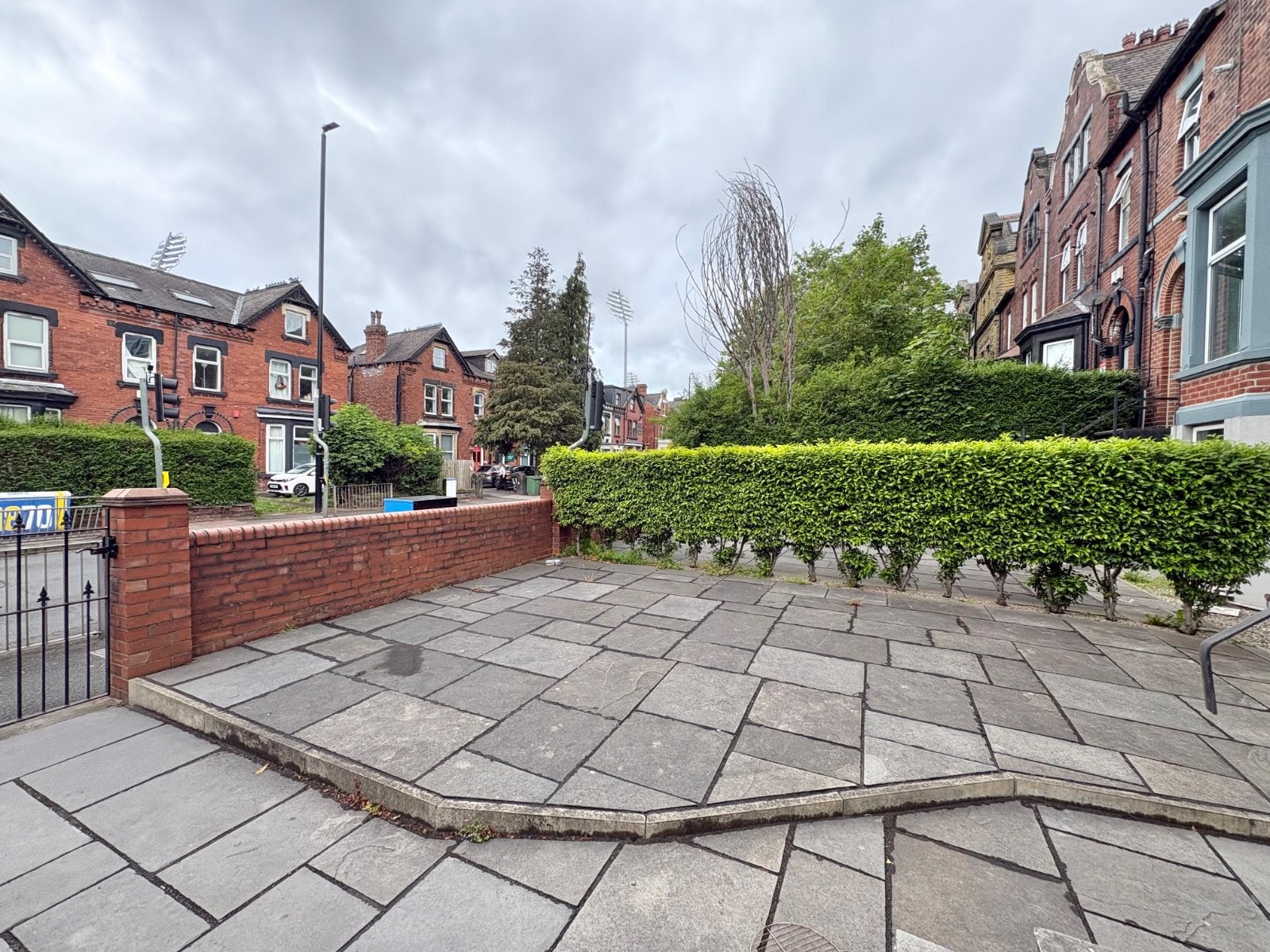 Flat Cardigan Road in Leeds