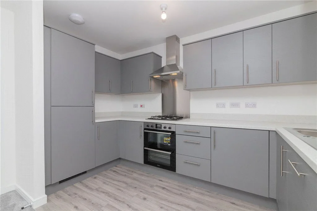 Flat Thornliebank Road in Glasgow