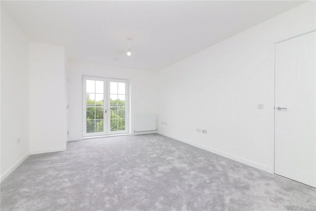 Flat Thornliebank Road in Glasgow