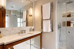Flat Grosvenor Hill in City of Westminster
