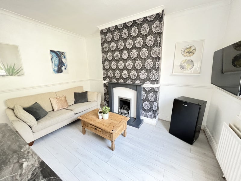 Room Asten Fold in Salford