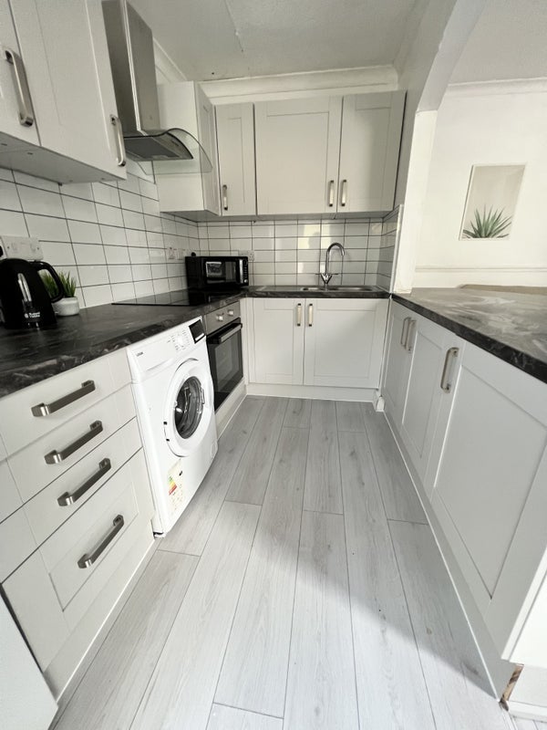 Room Asten Fold in Salford