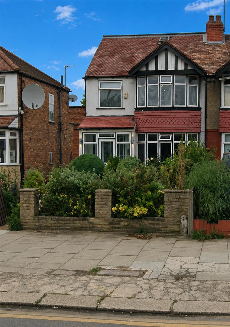 Flat Alperton Lane in Greater London