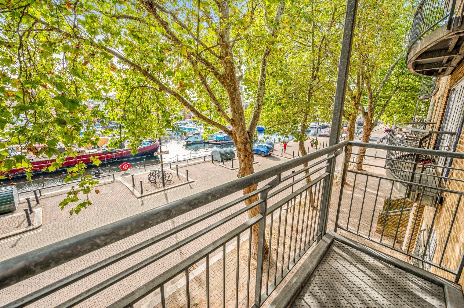 Flat Rope Street in Greater London