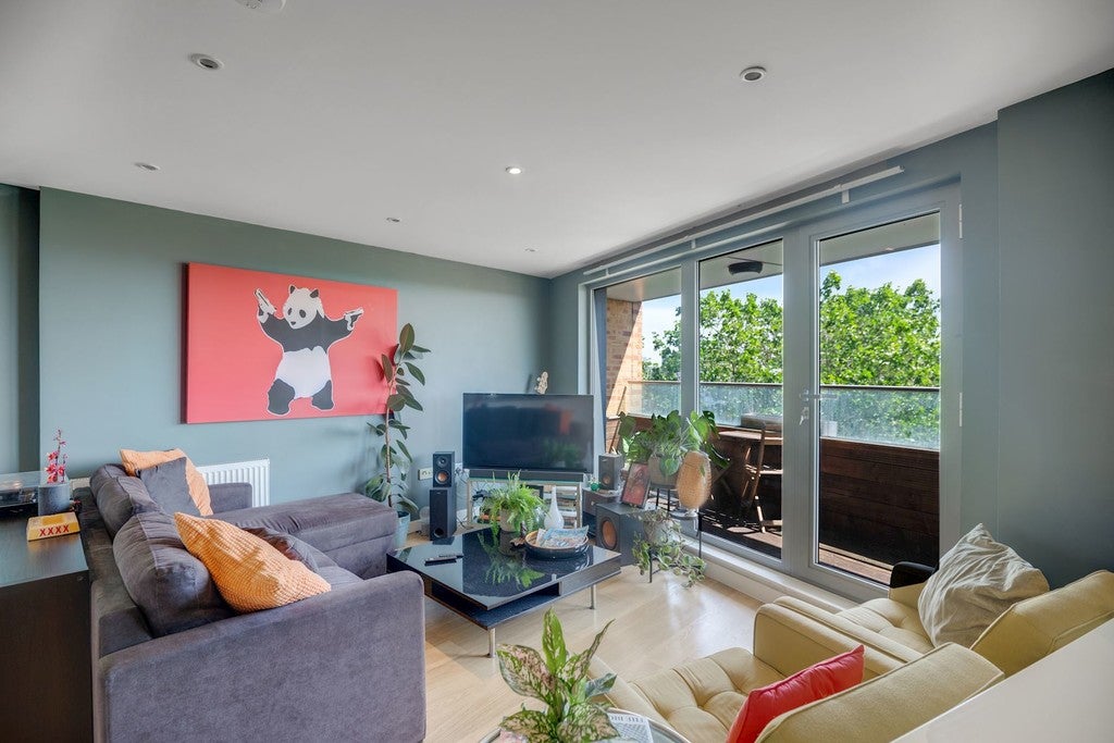 Flat Jamaica Road in Greater London