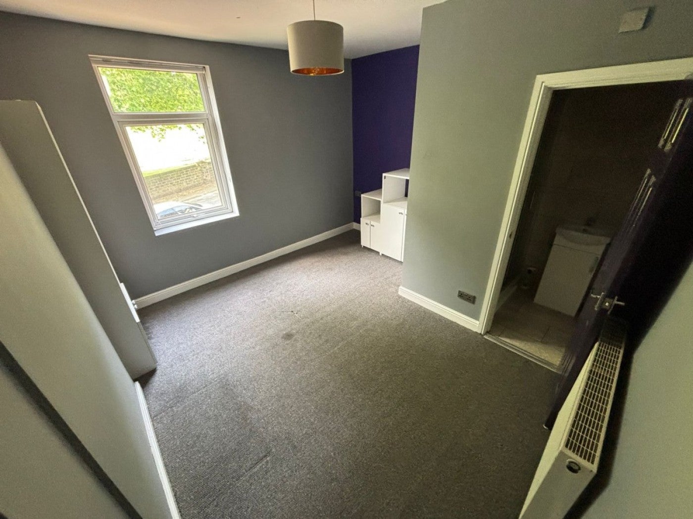 Room Doncaster Road in Barnsley