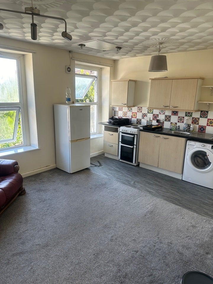 Flat Stapleton Road in Bristol