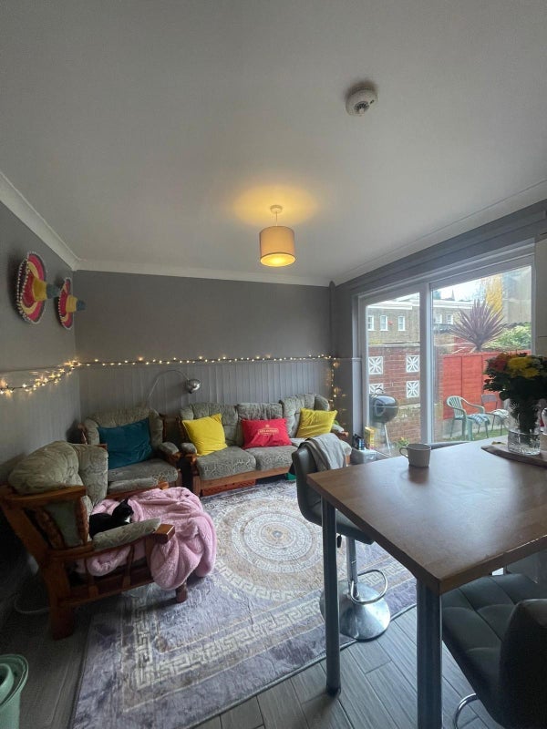Room Cranbrook Road in Greater London