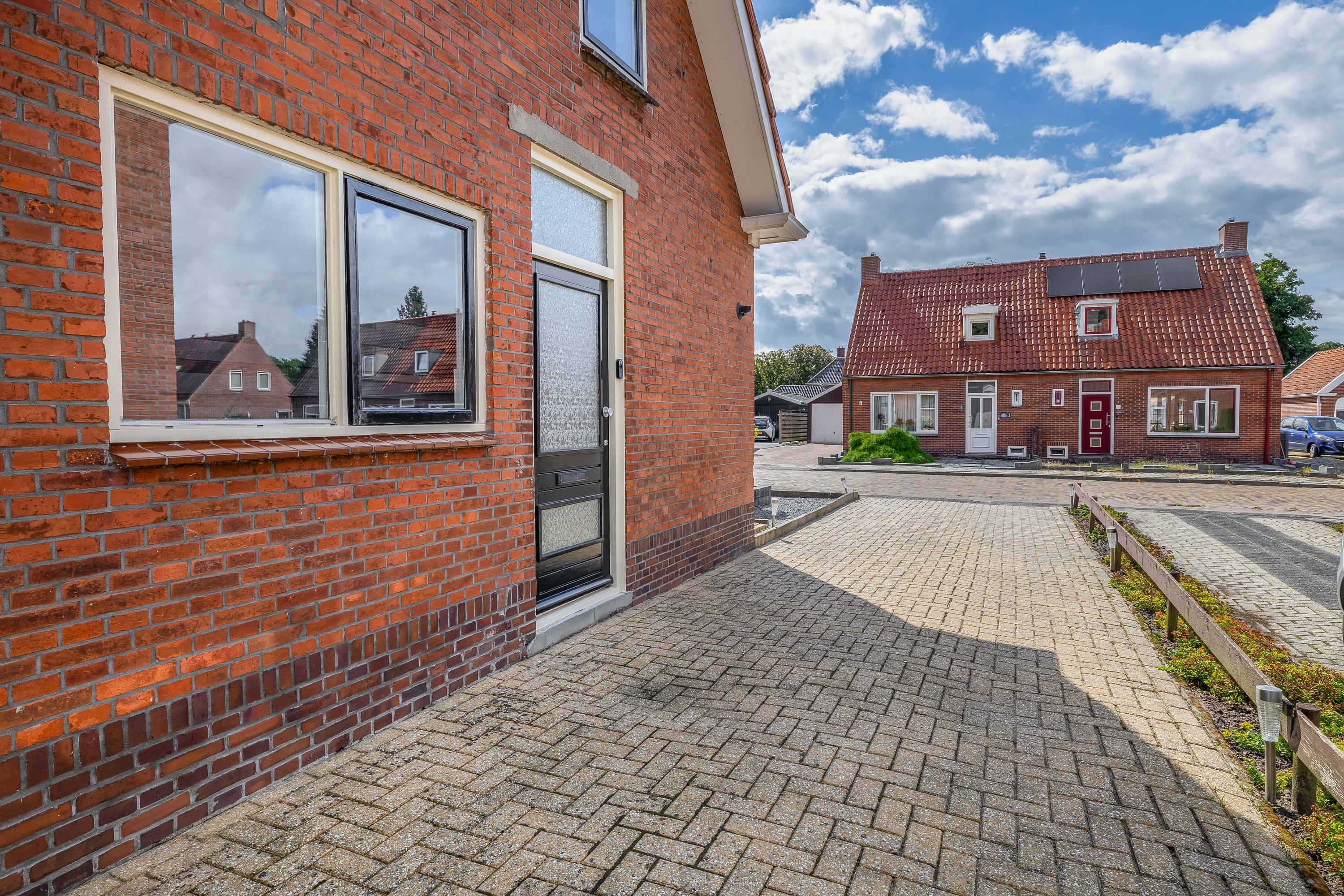 Twee-onder-één-kap te koop: Parallelweg 14, Beerta