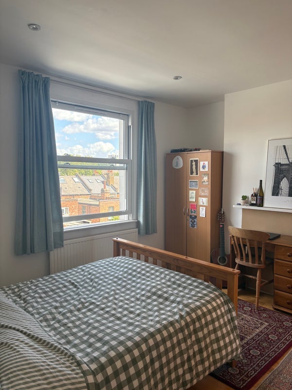 Room Hornsey Road in Greater London