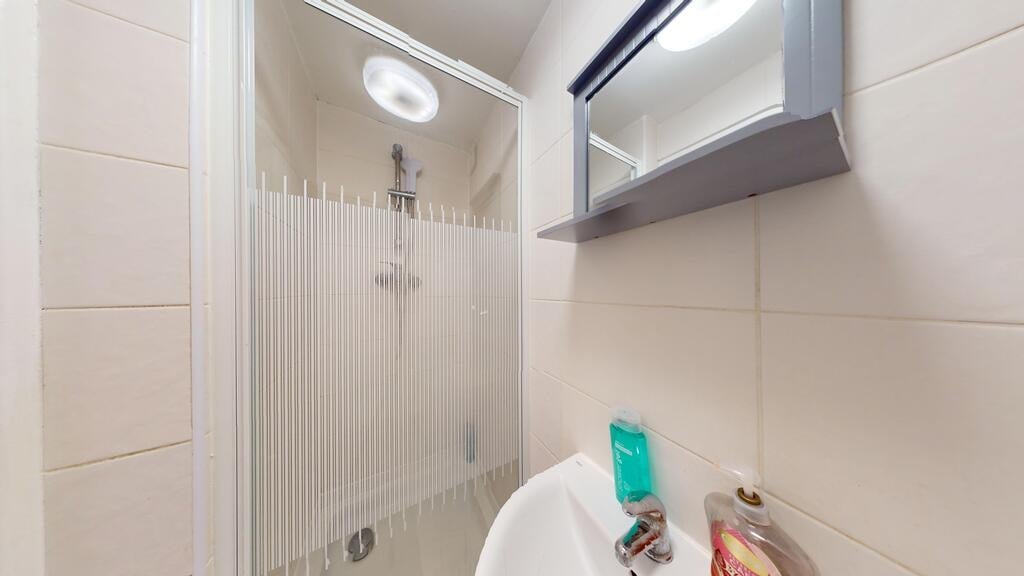 Flat Knaresborough Place in Greater London